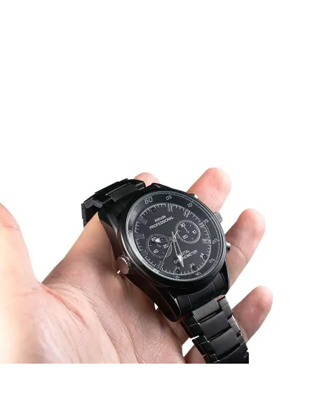 Montre acier camera HD et dictaphone 32GO dans une main